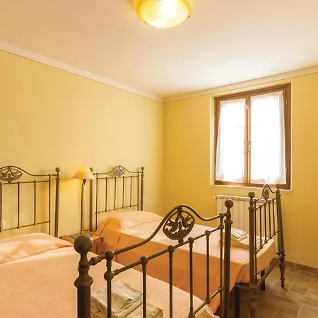 2 Bedroom In Camaiore Lu * Corsanico-Bargecchia