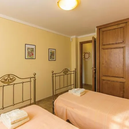 2 Bedroom In Camaiore Lu Holiday home