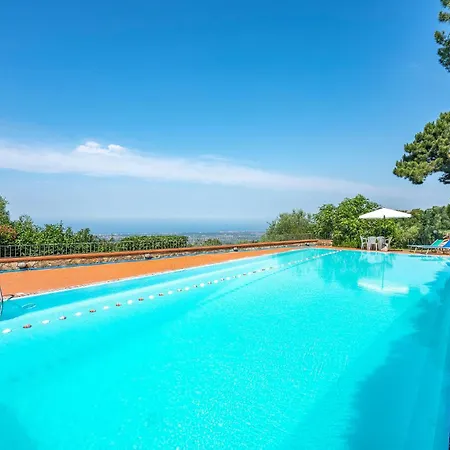 Holiday home 2 Bedroom In Camaiore Lu